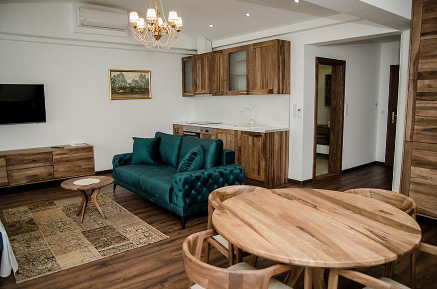 Edemus - Motel & Restaurant Maglaj Eksteriør billede